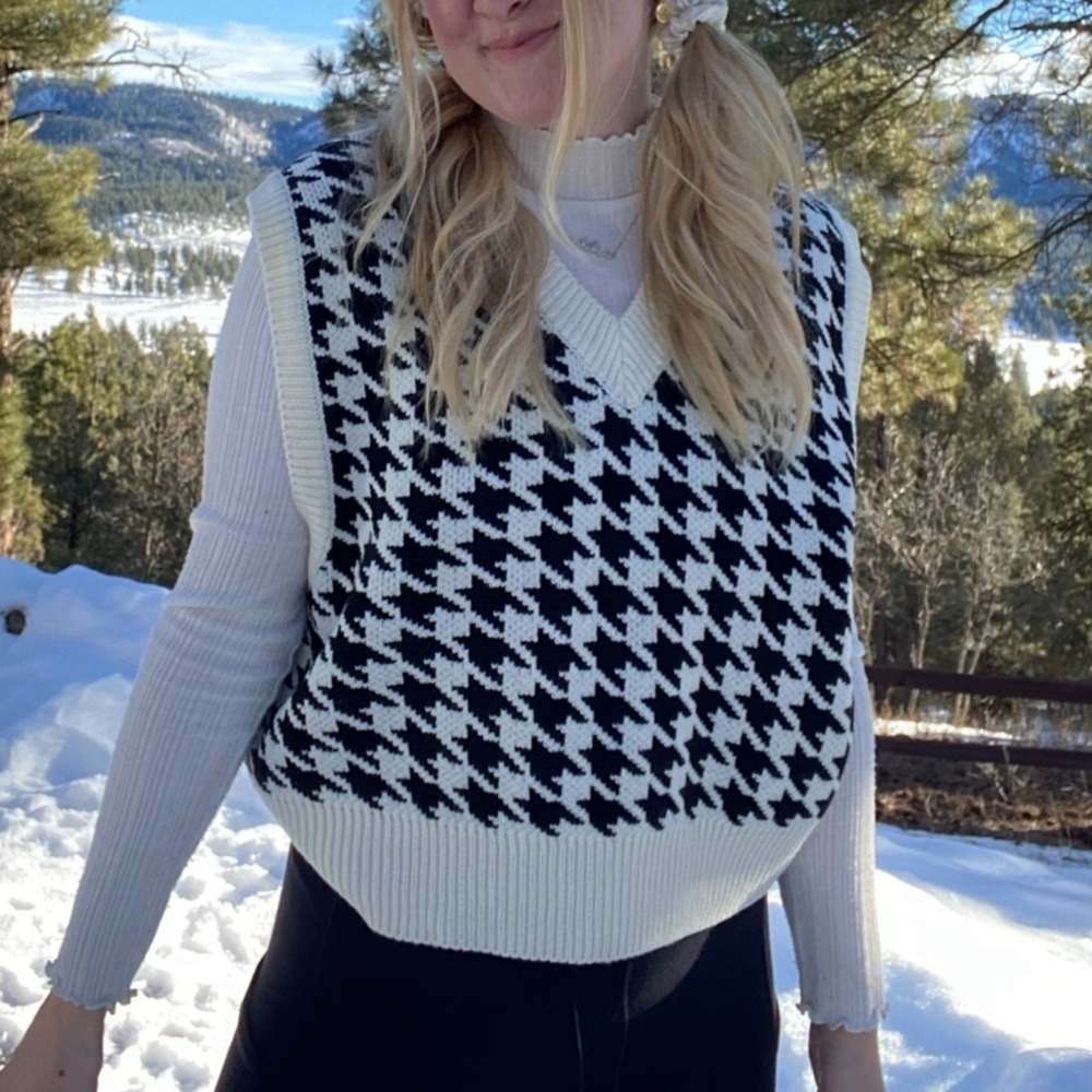 Houndstooth Sweater Vest